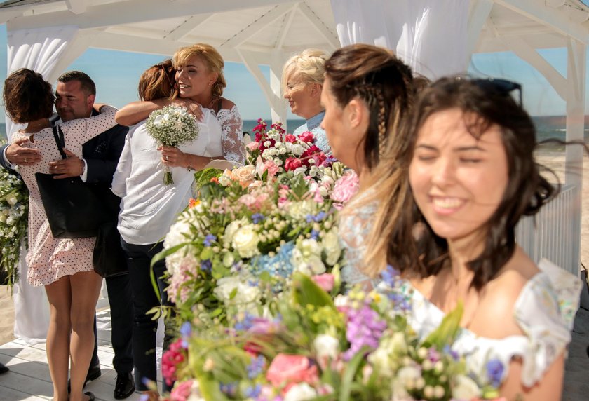 Kamila i Patryk z Lęborka pobrali się na plaży w Łebie