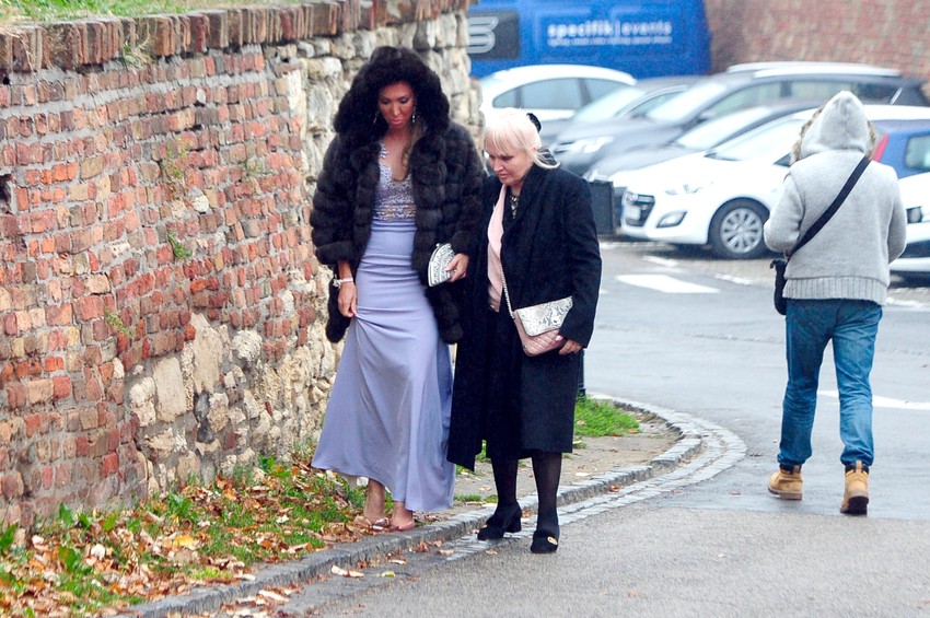 Jelenina toaleta za crkveno venčanje