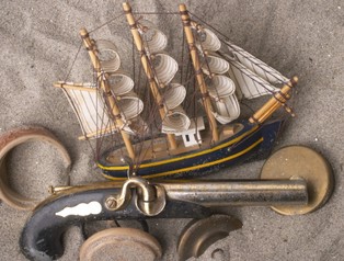 Walka ze współczesnymi piratami kosztuje biznes i państwa nawet 12 mld dol.