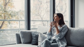 W październiku sprzedano o 27 proc. więcej mieszkań deweloperskich niż rok temu. Nowy raport