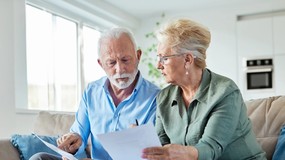 Emeryci dostają trzynastki różnej wysokości. Czy to pomyłka ZUS?