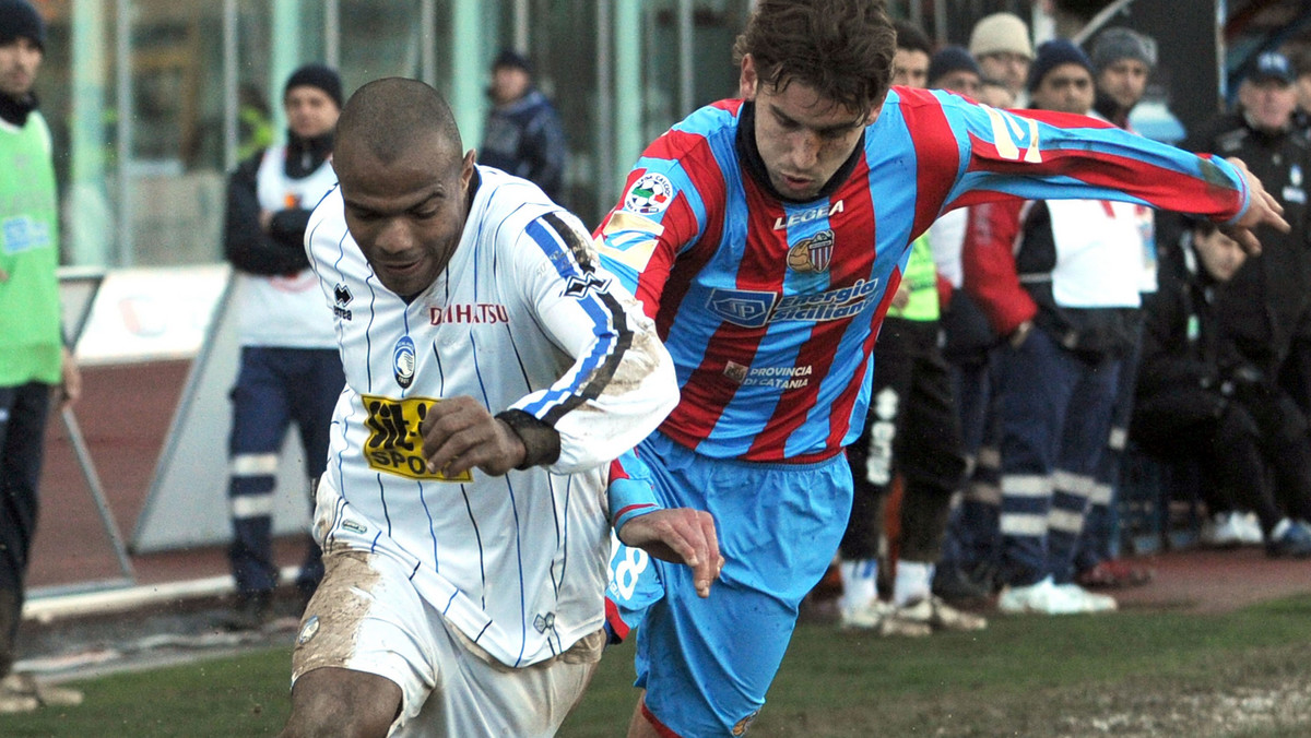 Jedyny polski zawodnik występujący we włoskiej Serie A Błażej Augustyn spisuje się w swoim klubie coraz lepiej. Polski zawodnik Catanii Calcio ma nadzieję, że jego dobra gra we włoskiej lidze zaowocuje powołaniem do reprezentacji - czytamy w "Fakcie".