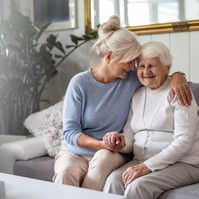 Idősek világnapja - fontos felhívást tett közzé az Országos Mentőszolgálat