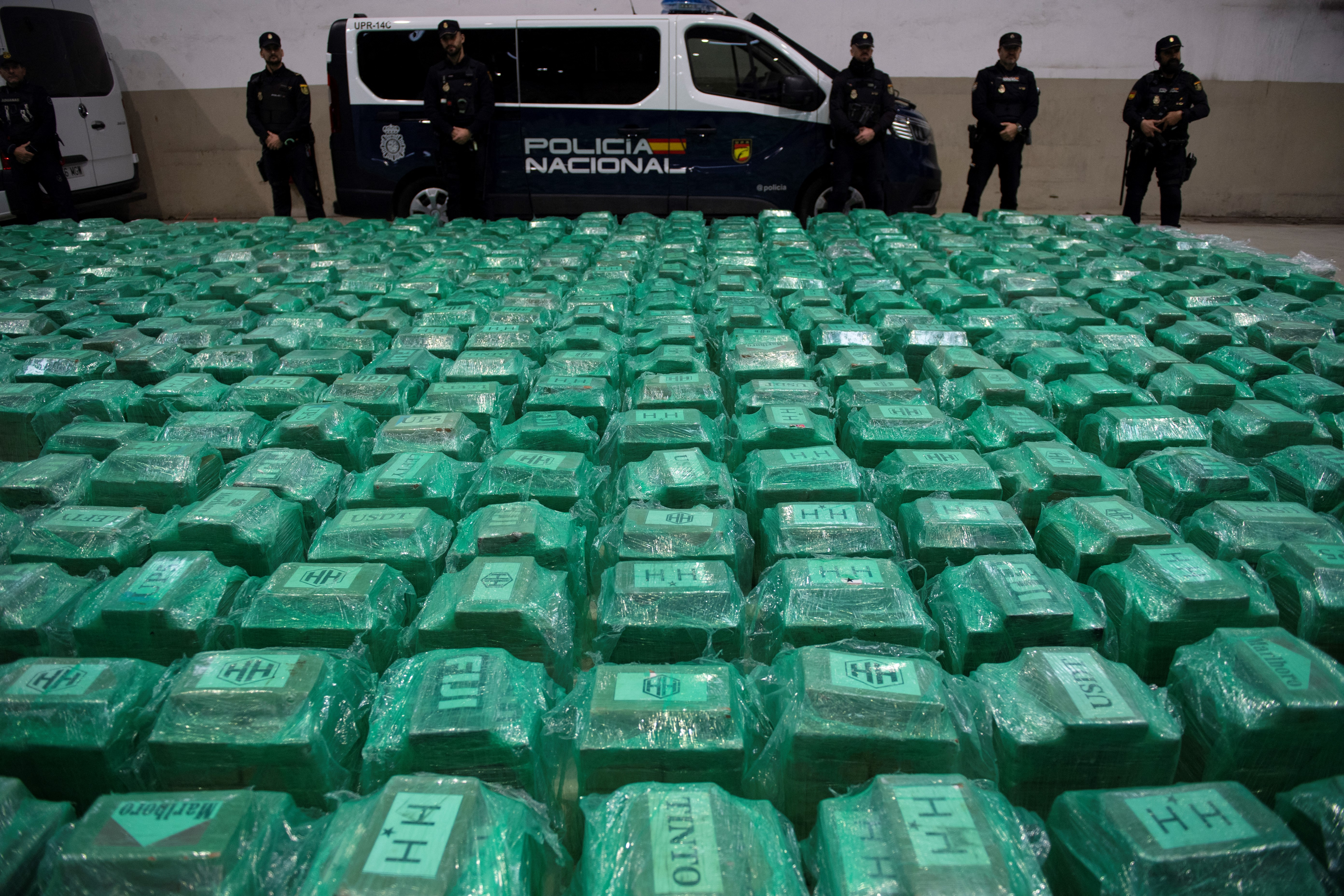 Gioia Tauro: sequestrati 1220 kg di marijuana dal Canada