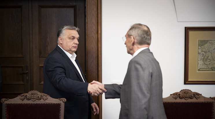 Orbán Viktor behívatta Pintér Sándort / Fotó: MTI/Miniszterelnöki Sajtóiroda/Fischer Zoltán