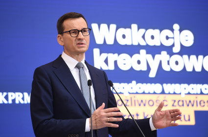 Premier przemówił, akcje banków rosną. Reakcja na wakacje kredytowe