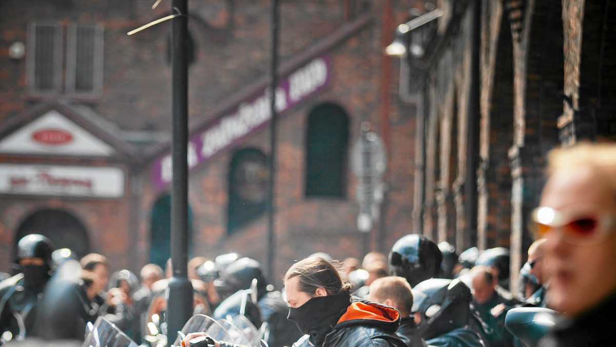 W czwartek rozpoczyna się zlot miłośników kultowych motocykli marki Harley-Davidson. Organizatorzy spodziewają się nawet 12 tys. uczestników. Impreza odbędzie się na Stadionie Olimpijskim i Polach Marsowych. Mieszkańcy tej okolicy mogą spodziewać się utrudnień w ruchu.