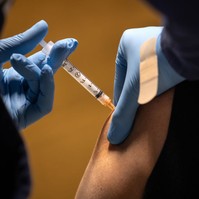 Pfizer: beadták az első rák elleni vakcinát