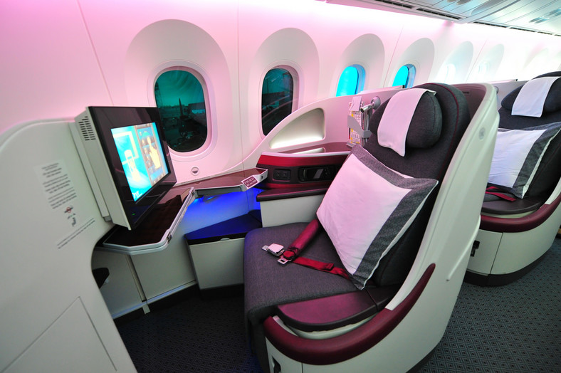 Wnętrze Boeinga 787-8 Dreamliner linii Qatar Airways