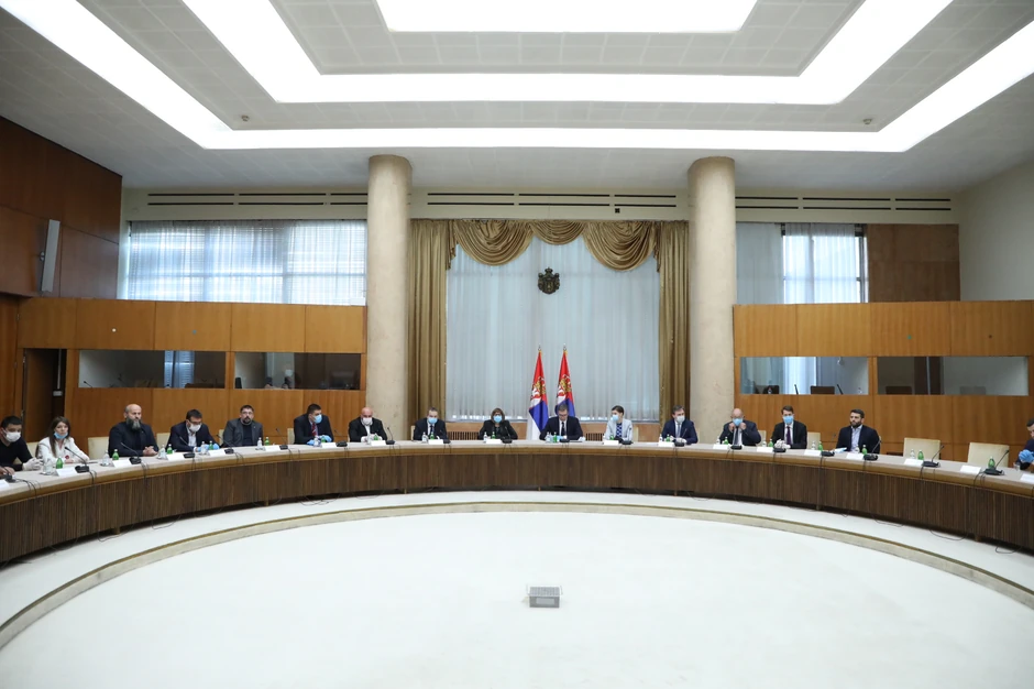 Sastanak predsednika Srbije Aleksandra Vučića sa predstavnicima stranaka koje će učestvovati na izborima