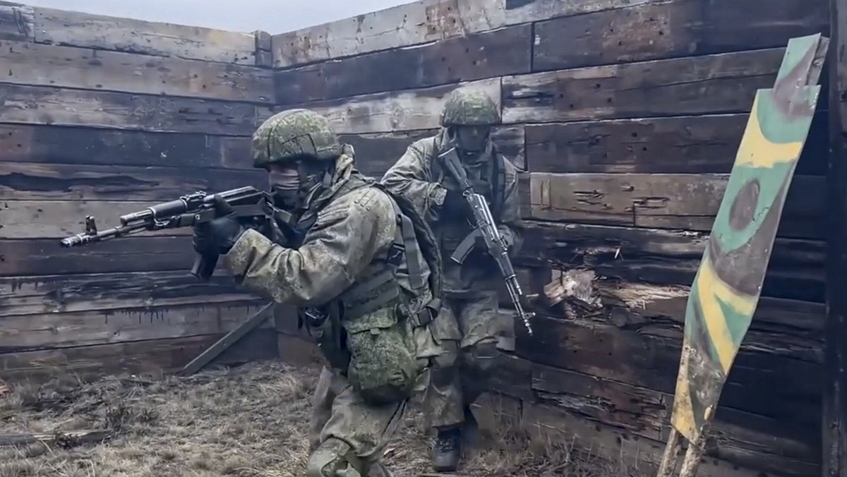 MON Rosji: wojska rozpoczęły powrót do garnizonów po ćwiczeniach
