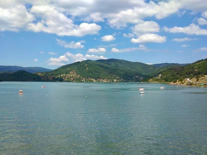 Bovansko jezero je idealna zamena za more: Pitomo, bistro i najbliže 