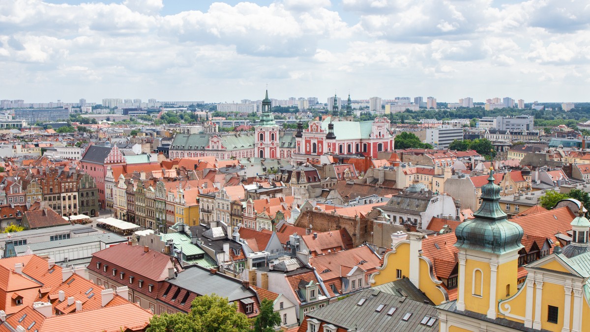 Wojewoda wielkopolski Zbigniew Hoffmann skierował do Instytutu Pamięci Narodowej zapytania o zmianę ponad 100 nazw ulic w związku z wejściem w życie ustawy o zakazie propagowania komunizmu lub innego ustroju totalitarnego.