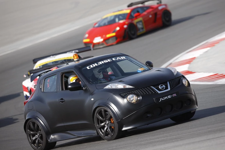 Nissan Juke-R: ognisty potwór