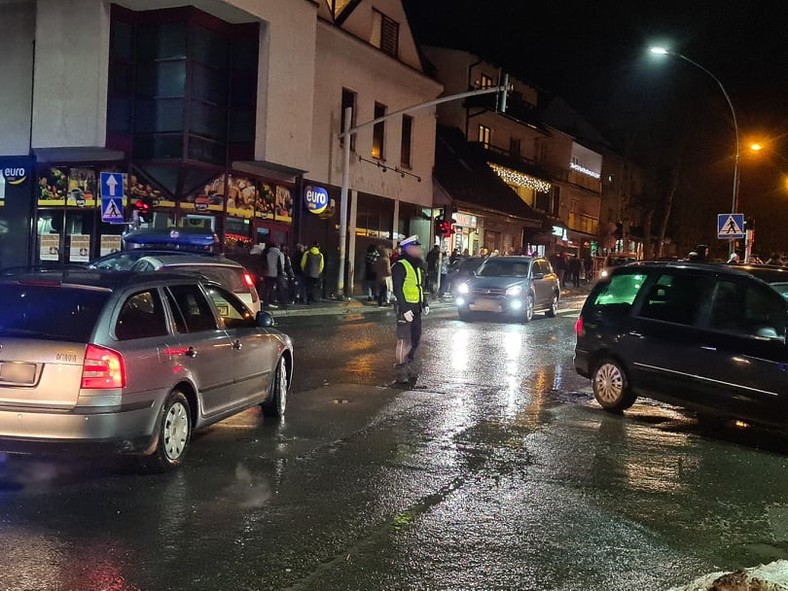 Policja kieruje ruchem