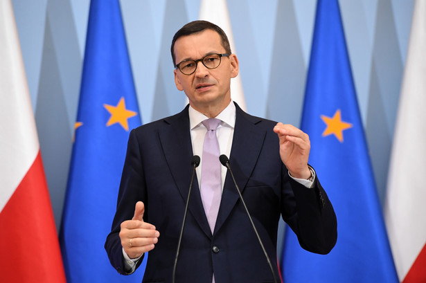 Prezes Rady Ministrów Mateusz Morawiecki podczas konferencji