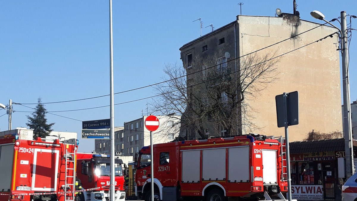 Około południa nasz pacjent Tomasz J. został wybudzony ze śpiączki farmakologicznej. Jest z nim kontakt logiczny – powiedział rzecznik poznańskiego Szpitala Miejskiego im. J. Strusia Stanisław Rusek.