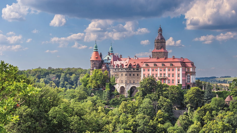 Zamek Książ. Perła Dolnego Śląska, jeden z największych zamków w Europie, kryje wiele tajemnic, które można odkrywać m.in. podczas organizowanego tu letniego festiwalu