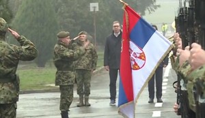 Vučić obilazi kasarnu u Nišu