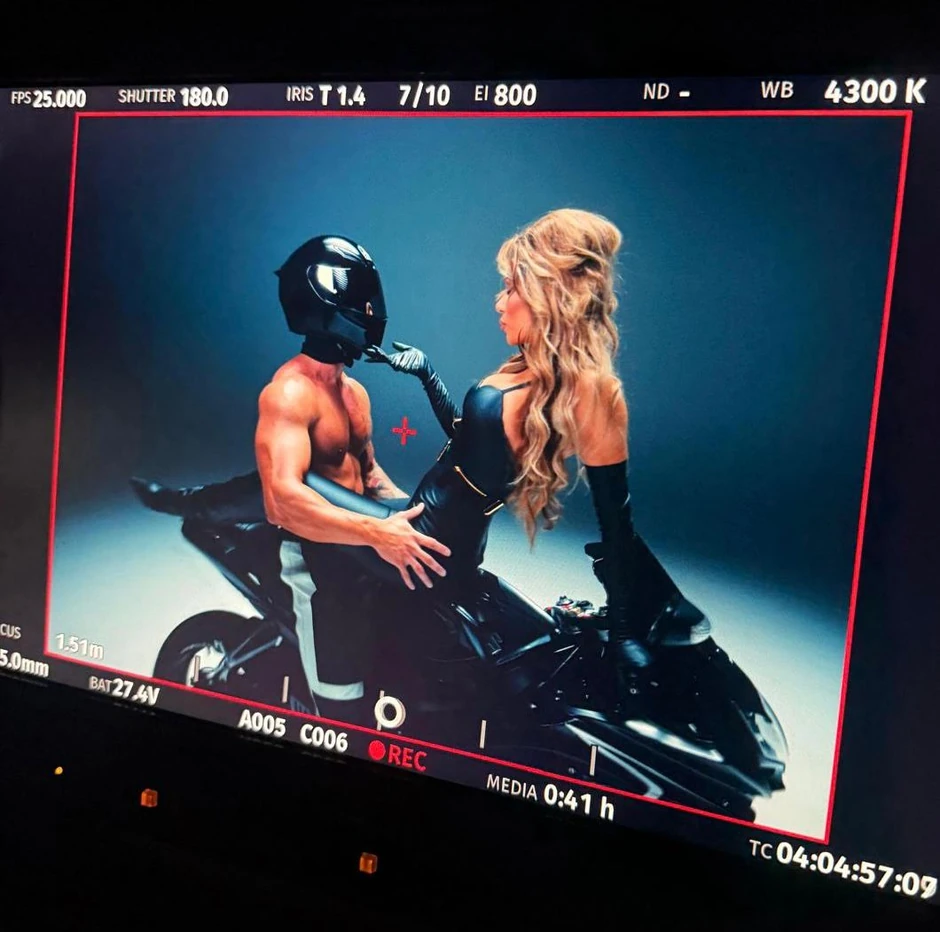 Tea Tairović sa mužem u spotu