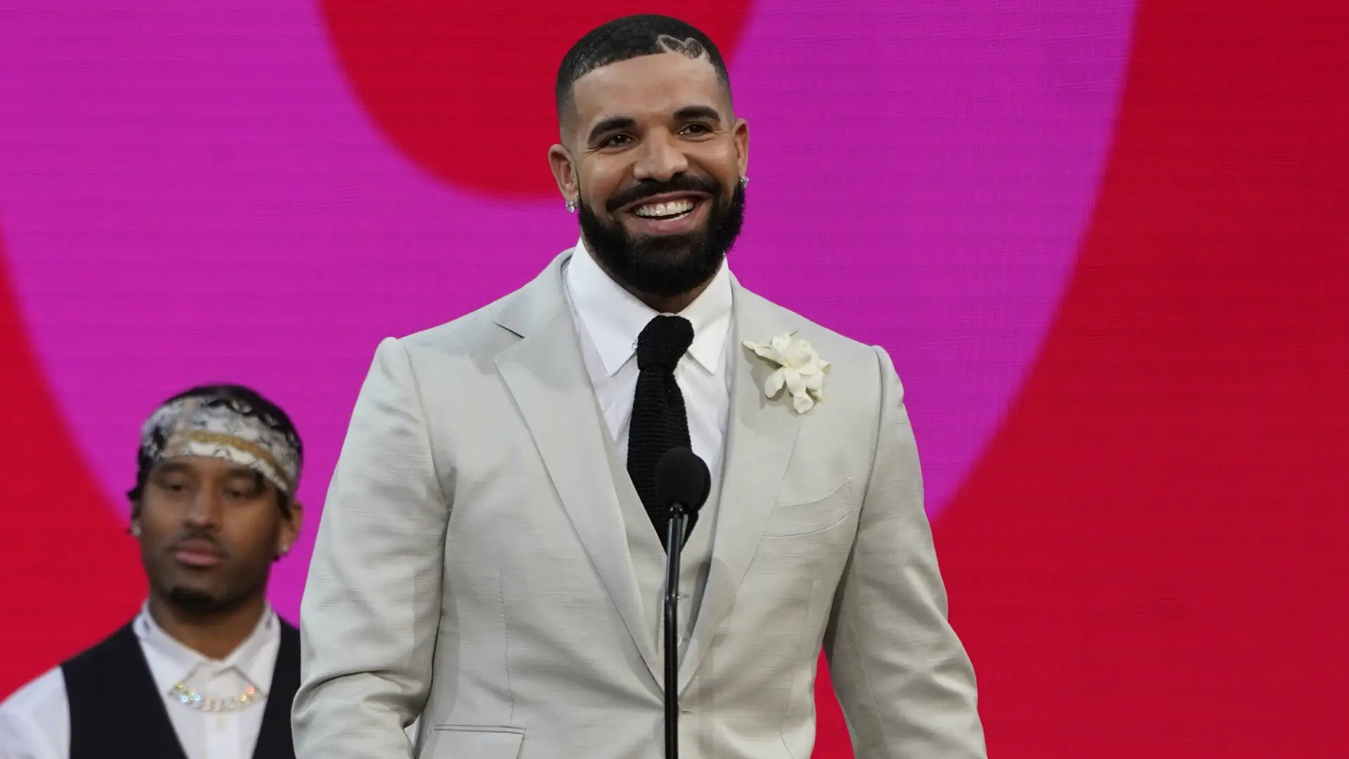 Drake wygrał z The Beatles. Raper pobił rekord legendarnej grupy na liście Billboard Hot 100