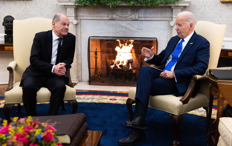 Kanclerz Olaf Scholz i prezydent Joe Biden w Gabinecie Owalnym. Waszyngton, 9 lutego 2024 r.