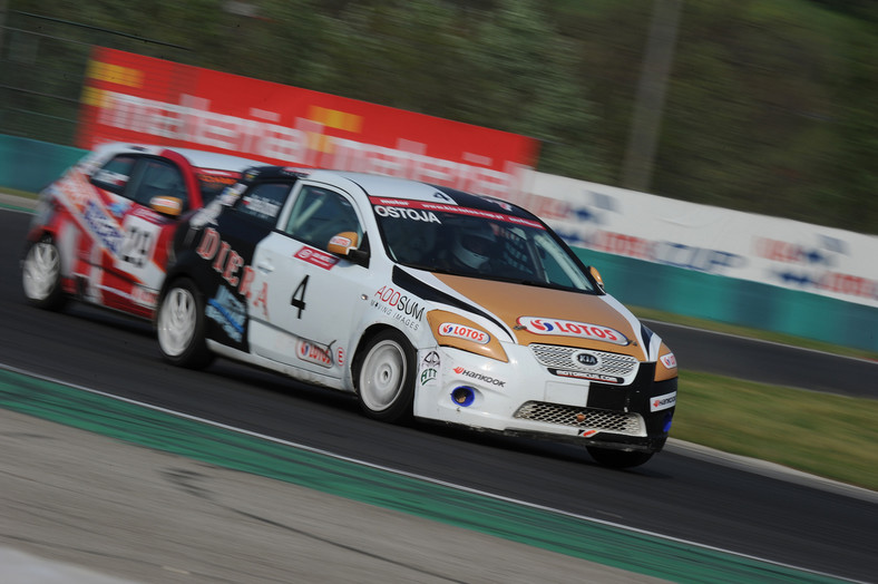 Kia Lotos Cup 2010: upalna inauguracja na Hungaroringu