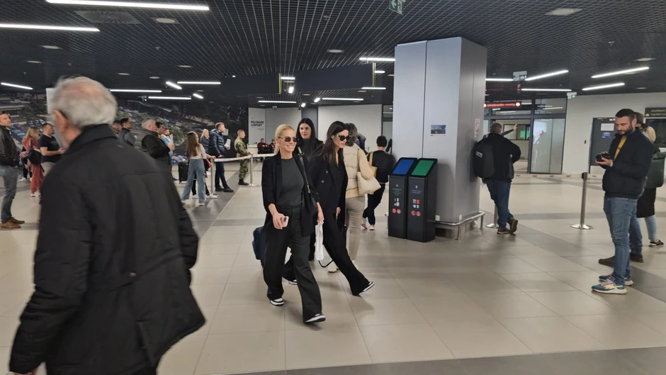 Nataša Bekvalac na aerodromu