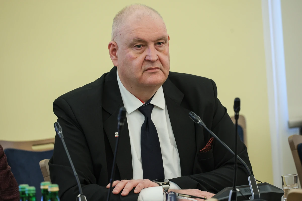 "The armed forces will take to the streets of Poland". The president   of the Constitutional Tribunal warns against martial law