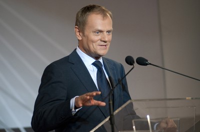 Tusk: wysokość nagród dla szefów spółki PL.2012 bulwersuje