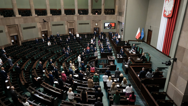 Sejm. Nie ma kar za spóźnione oświadczenia majątkowe