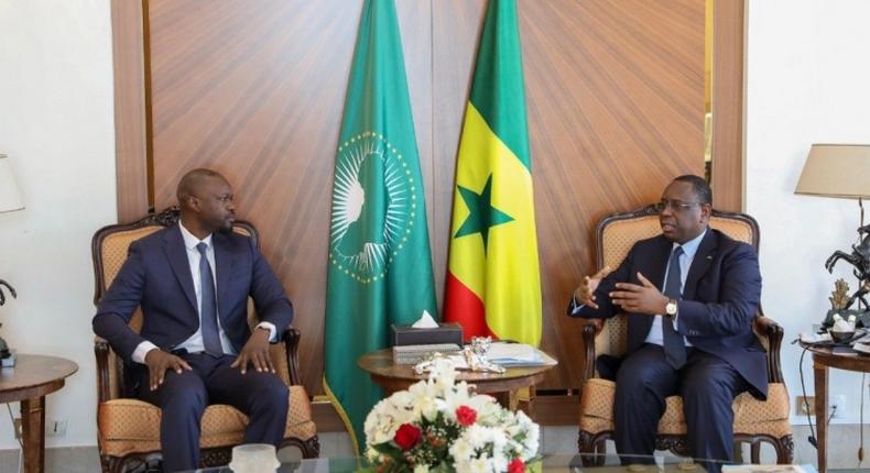 Ousmane Sonko répond à l'appel du président Macky Sall pour lutter contre la pandémie de Covid-19 en mars 2020