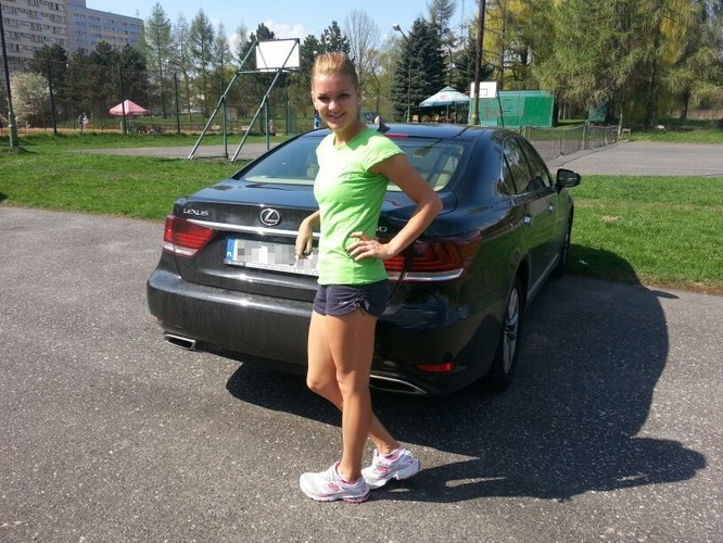 Agnieszka Radwańska i jej nowy lexus LS