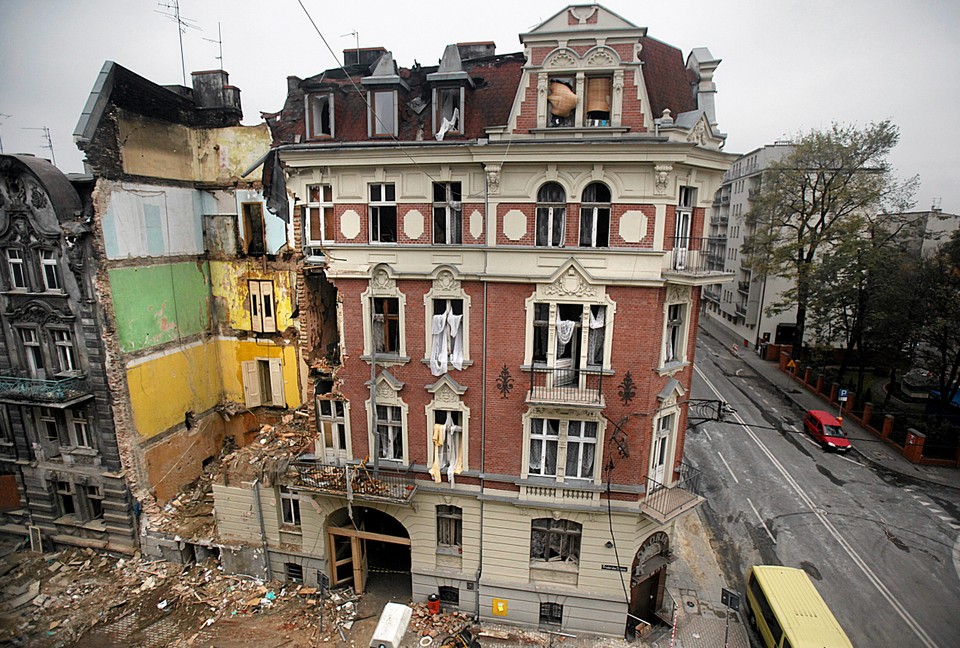 Katowice: nie żyje czwarta osoba poszkodowana w wybuchu gazu 