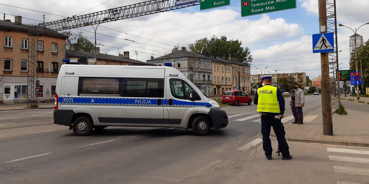 Wypadek na przejściu przy Rzgowskiej w Łodzi. Ranny pieszy