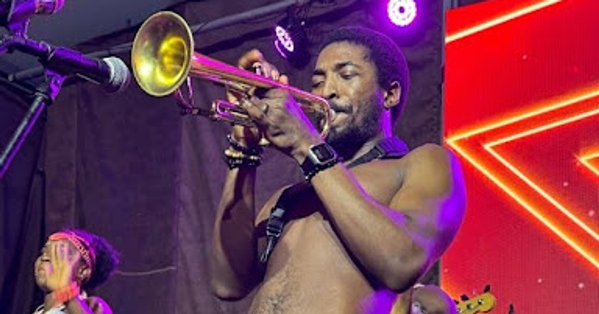 Sailors Lounge Buzzing: Made Kuti steals the show at the Deck Vibes event! - Vimarsana News