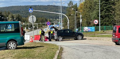 Oto co dzieje się na granicy ze Słowacją. Kierowcy takich aut mają problem. Decyduje jeden szczegół