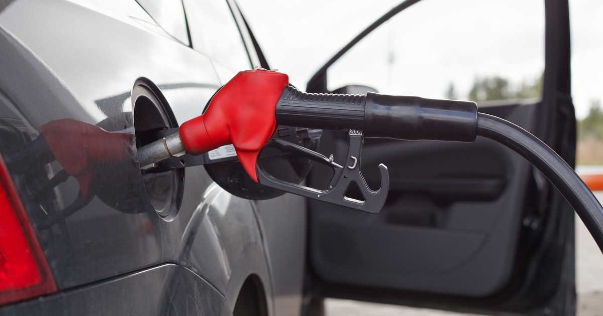 Chciał tylko zatankować paliwo. Nie spodziewał się ogromnych kłopotów, wezwał policję