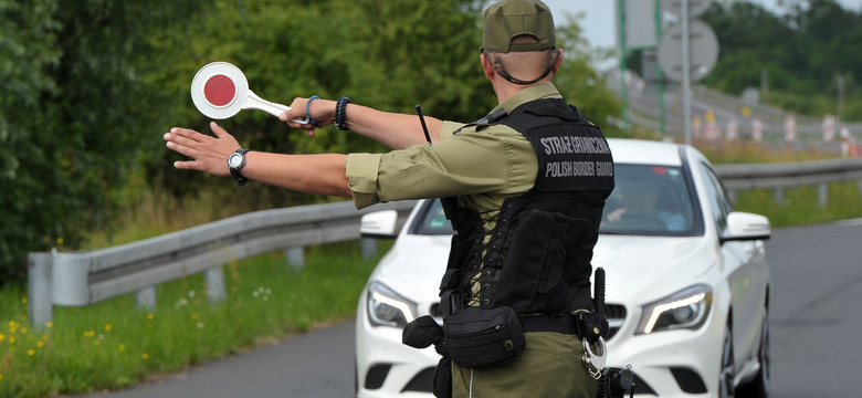 Dramat na polskiej granicy. Służby nie wpuszczają rodzin ubiegających się o status uchodźcy