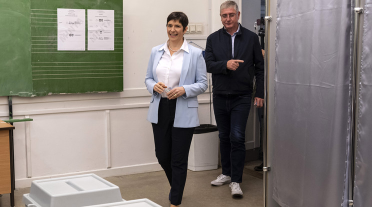 Az ellenzék vezető erejének számító párja, a Gyurcsány Ferenc vezette DK a második helyre kerülne egy most vasárnap lévő EP-választáson / Fotó: MTI/Szigetváry Zsolt