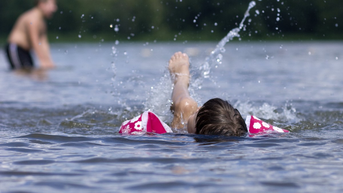 Po blisko osiemdziesięcioletniej przerwie mieszkańcy i turyści będą mogli korzystać z wyspy na zalewie Arkadia w Suwałkach (Podlaskie), gdzie co roku wypoczywa i plażuje tysiące osób. W lipcu będzie można wejść na wyspę po specjalnym pomoście.