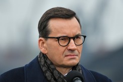 Premier Morawiecki jasno wypowiedział się o premiach dla piłkarzy