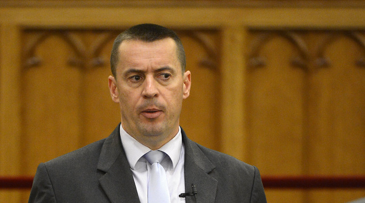 Sneider Tamás állítja, a Jobbik nem akarta tovább működtetni az alapítványt /Fotó: MTI - Soós Lajos