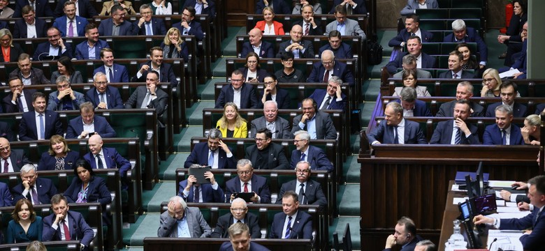 Deficyt wzrośnie o ponad 56 mld zł. Sejm zmienił budżet