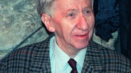 po jego kryminały ustawiały się kolejki, polacy je uwielbiali. tak naprawdę się nazywał