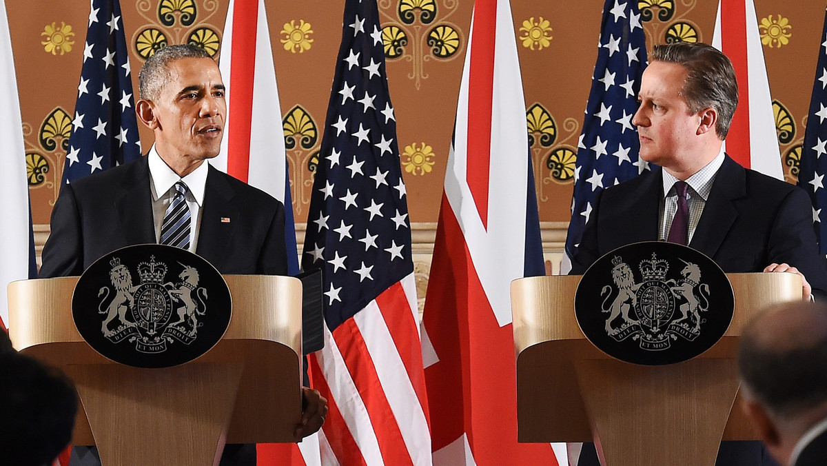 Weekendowe wydania brytyjskich gazet podsumowują wizytę prezydenta USA Baracka Obamy i podkreślają, że słowa o "staniu na końcu kolejki" w negocjowaniu umów handlowych po ewentualnym wyjściu Wielkiej Brytanii z UE mogą być decydującym momentem kampanii referendalnej.