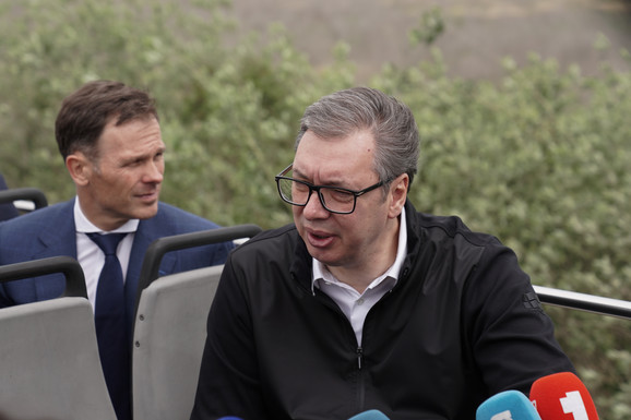 Vučić: Mrzim neradničku klasu, živim za radnike, postalo je uobičajeno da se ide 72 puta na Maldive