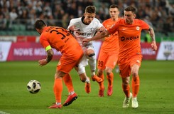 Ekstraklasa: Legia mogła być liderem, ale przegrała. Kibice domagają się zwolnienia trenera Jozaka