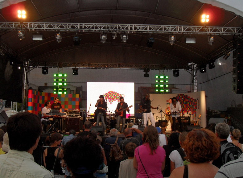 Zespół Karimski Club na koncercie w Augustowie