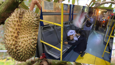 Weszła do autobusu i zemdlała. Pasażer przewoził specyficzny owoc